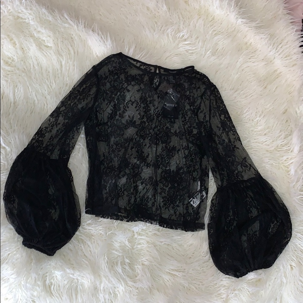 Black lace shirt with ballin sleeves